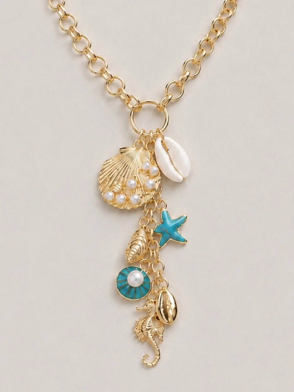 New! Coastal Gold Shell Necklace NWOT 1013
